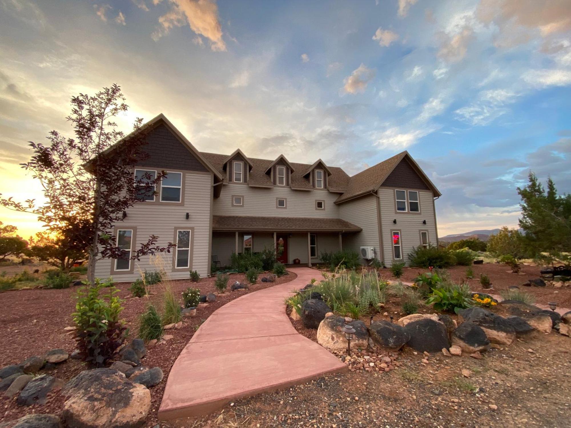 Skyridge Inn Torrey Exterior photo